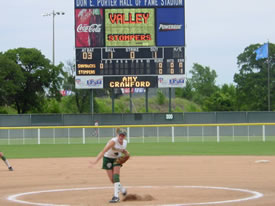 Allie throws a drop to the California Stompers